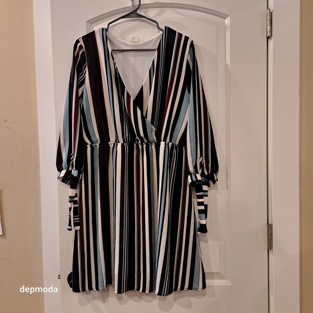Star sky midi dress size XL and White Striped